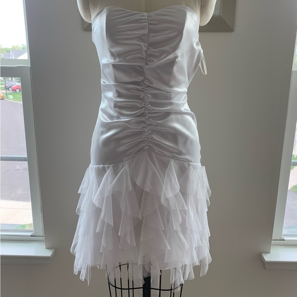 Jessica McClintock for Gunne Sax White Strapless Satin Dress- Size 1/2